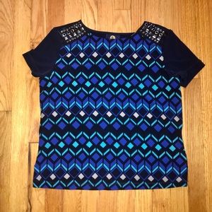 3/$20 Adrienne Vittadini geometric top